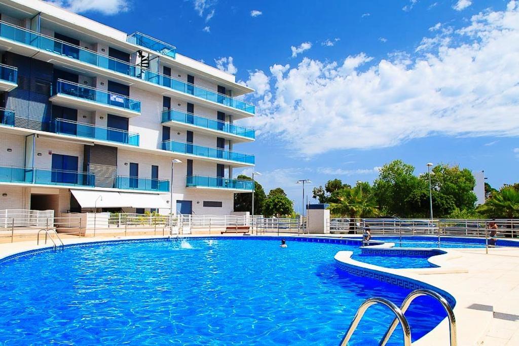 شقة Uhc Mar Augusta Family Complex كامبريلس الغرفة الصورة